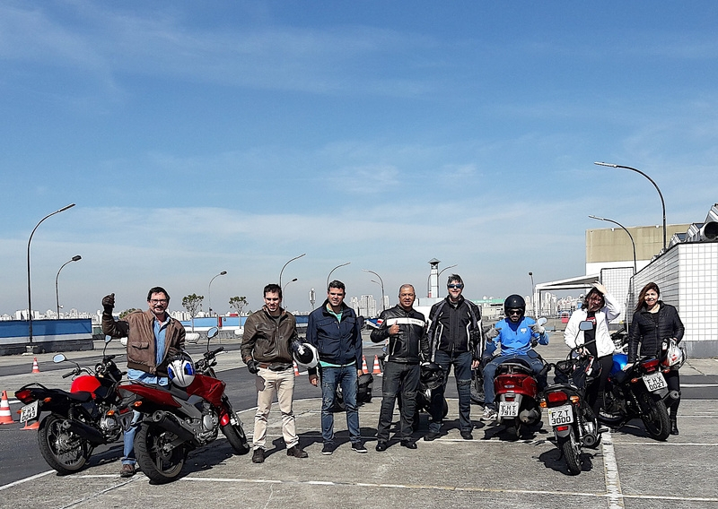 Escola de Curso de Pilotagem para Motociclistas Santa Cecília - Escola de Treinamento para Motociclista