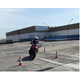 escola com aula de direção defensiva para moto Brasilândia