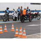 onde encontrar treinamento de direção defensiva para motociclista Aeroporto