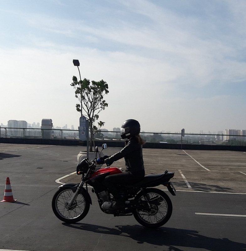 Aula de Direção Defensiva para Moto Preço Guarulhos - Aula de Direção Preventiva para Moto