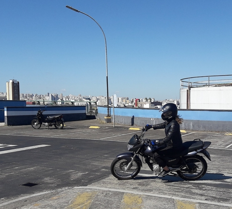 Aula de Direção Defensiva para Moto Socorro - Aula para Motociclista Iniciante