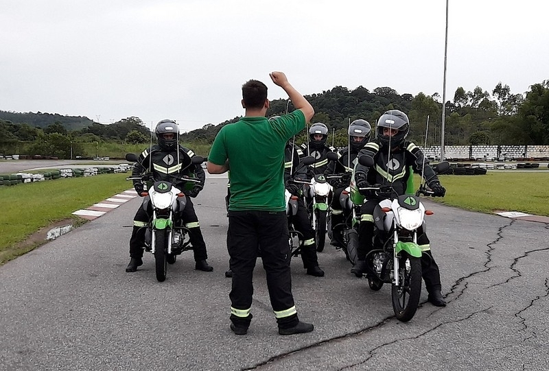 Aula de Moto para Iniciantes Vila Endres - Aula de Direção Defensiva para Moto