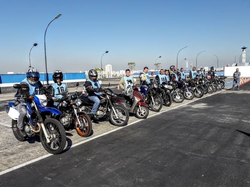 Aula de Pilotagem Defensiva em Sp Vila Curuçá - Aula de Pilotagem de Moto para Iniciantes