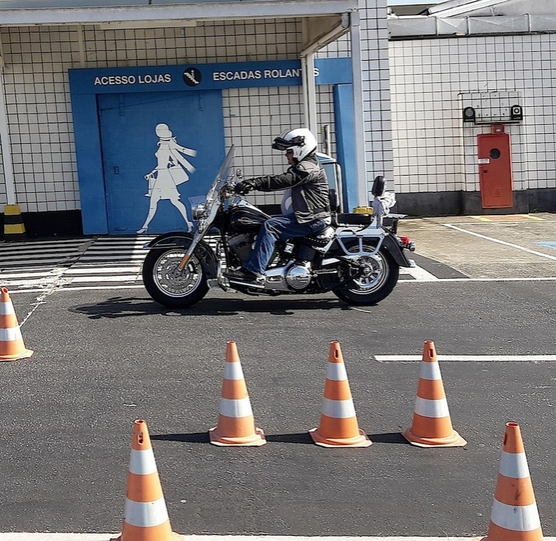 Aula de Segurança no Trânsito de Moto em Sp Alto da Lapa - Aula de Trânsito