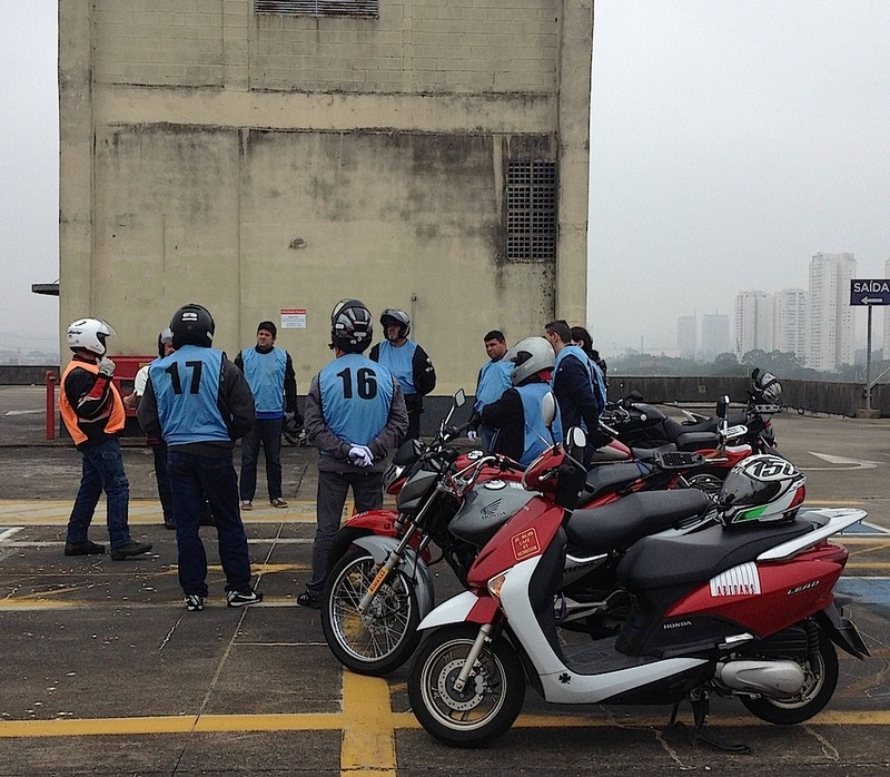 Curso de Pilotagem de Scooters e Motonetas Preço Sapopemba - Curso de Pilotagem Defensiva