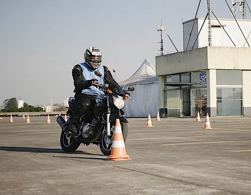 Direção Preventiva e Defensiva para Moto Rio Grande da Serra - Curso de Direção Preventiva em Empresa