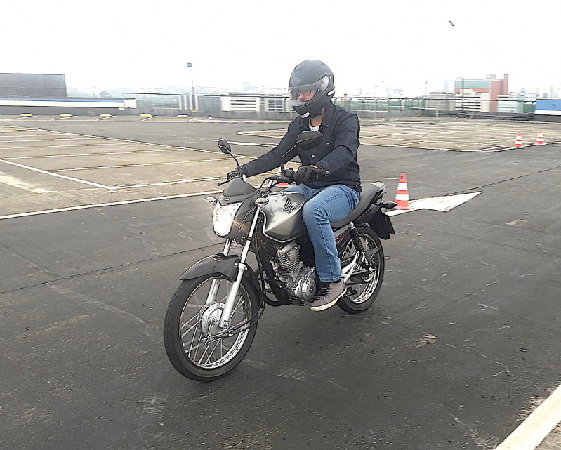 Empresa Que Faz Treinamento para Motociclistas Ilhabela - Treinamento para Evitar Acidente de Trajeto com Moto