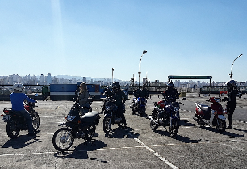 Escola com Aula de Direção Defensiva para Motociclistas Grajau - Escola com Aula de Direção Defensiva para Moto