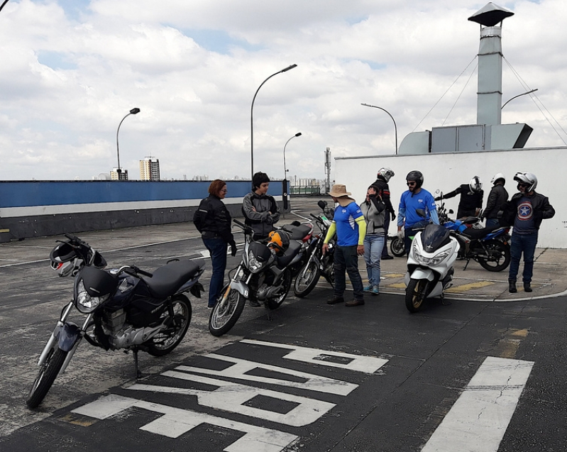 Escola de Curso de Direção Preventiva em Empresa Santo André - Escola de Direção Preventiva e Defensiva para Moto