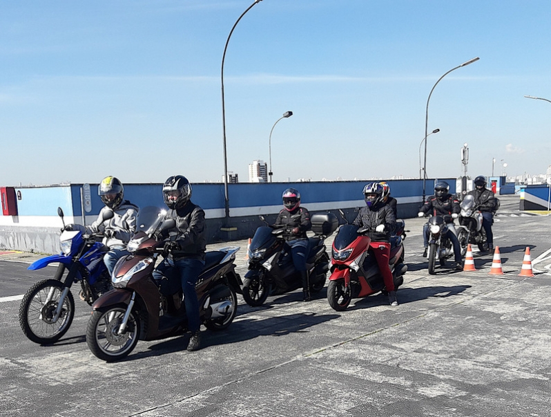 Escola de Curso para Motociclistas de Direção Defensiva Nossa Senhora do Ó - Escola de Curso para Motociclistas Iniciantes