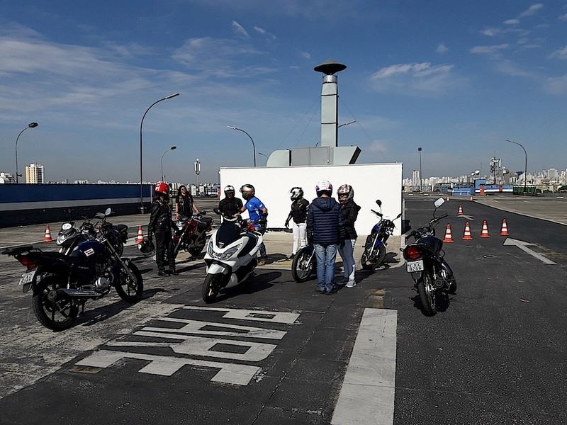 Onde Encontrar Direção Defensiva Moto Ribeirão Pires - Curso de Direção Defensiva