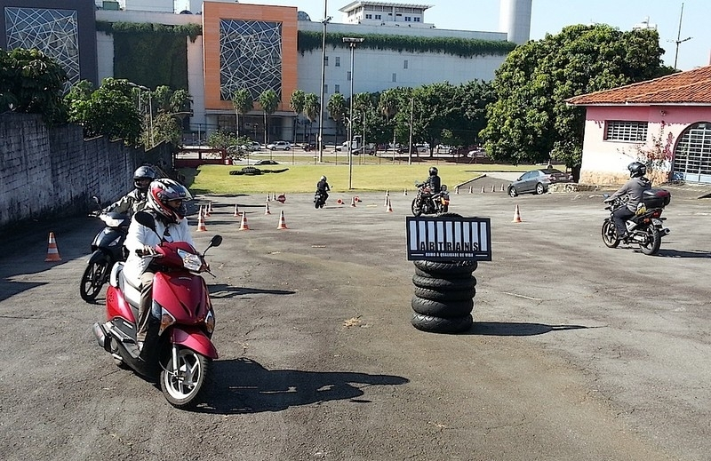 Onde Encontrar Treinamento de Direção Preventiva em Empresa Embu Guaçú - Direção Preventiva para Motociclistas