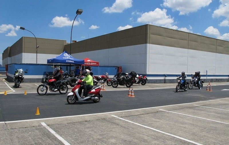 Onde Encontro Aula de Pilotagem Defensiva de Moto Parque São Jorge - Aula de Pilotagem Defensiva de Moto