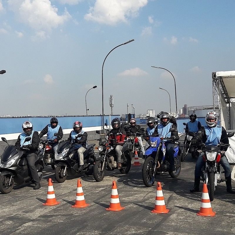 Onde Encontro Curso de Pilotagem de Scooters e Motonetas Vila Marcelo - Curso de Pilotagem e Direção Defensiva