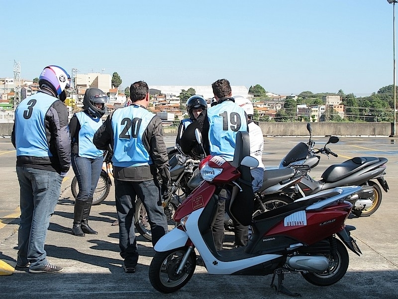 Onde Encontro Curso de Pilotagem e Direção Defensiva Diadema - Curso de Pilotagem de Scooters e Motonetas