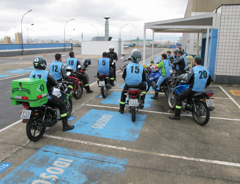 Onde Fazer Treinamento de Motociclistas Araras - Treinamento de Direção e Segurança para Motociclista