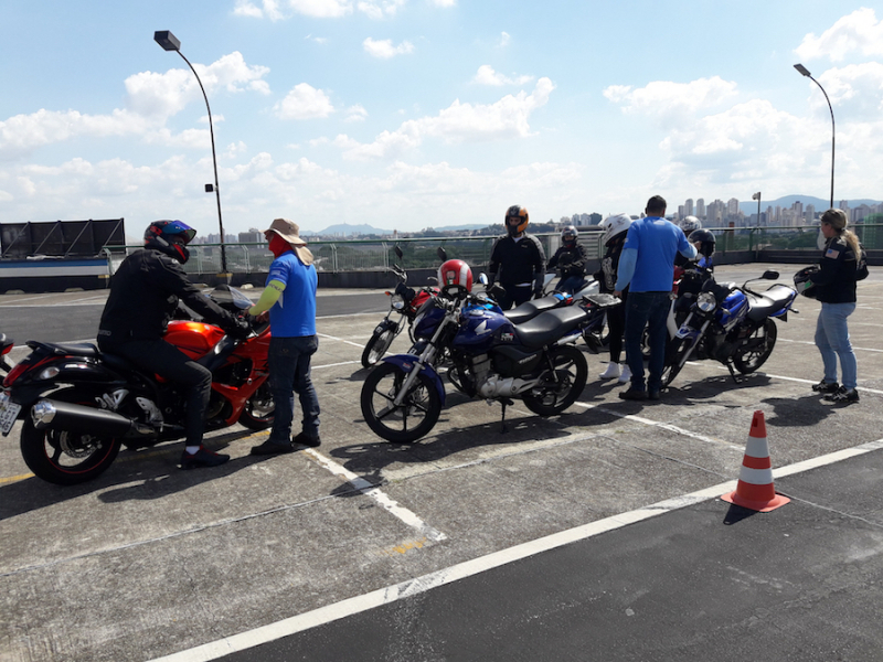 Onde Fazer Treinamento para Redução de Acidente com Moto Bertioga - Treinamento de Segurança de Motociclista