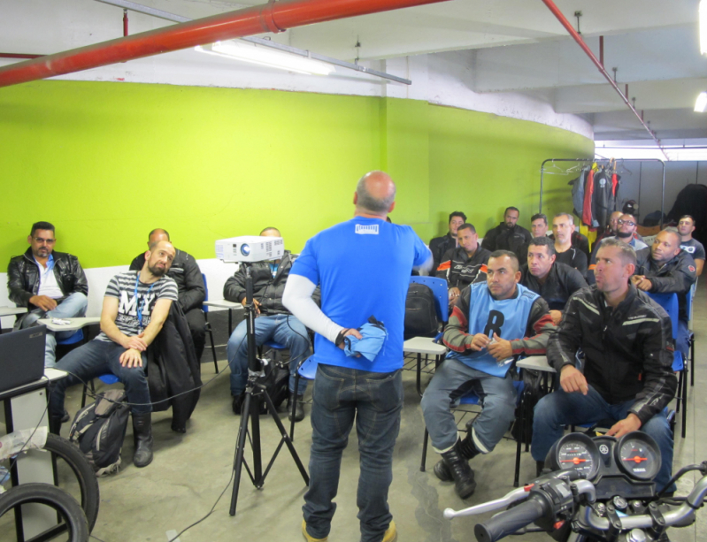 Treinamento de Direção e Segurança para Motociclista Preço Rio Claro - Treinamento SIPAT para Motociclistas