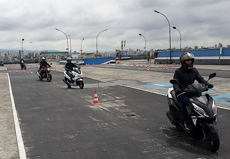 Treinamento de Prevenção de Acidentes de Moto Preço Parque São Rafael - Treinamento de Direção e Segurança para Motociclista
