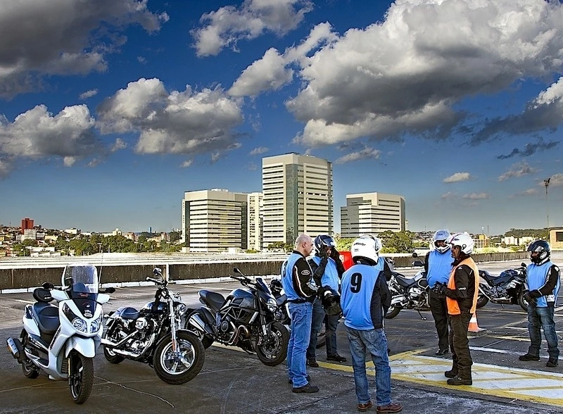 aula de direção para motociclistas