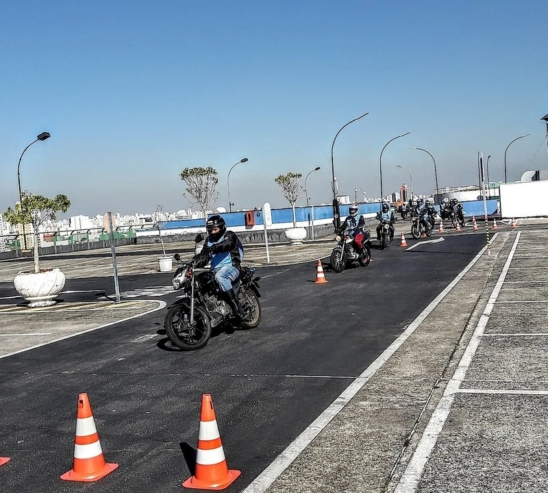 aula de pilotagem esportiva para motos