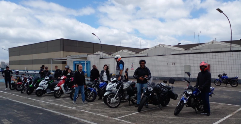 curso para funcionários que pilotam moto