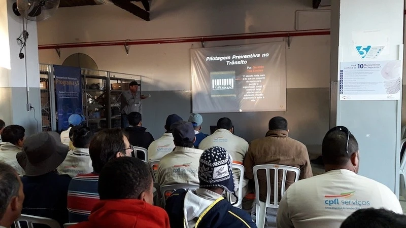 palestra sobre segurança no trânsito para motocicleta