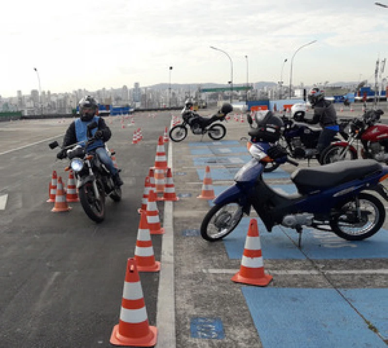 pilotagem de moto para mulheres