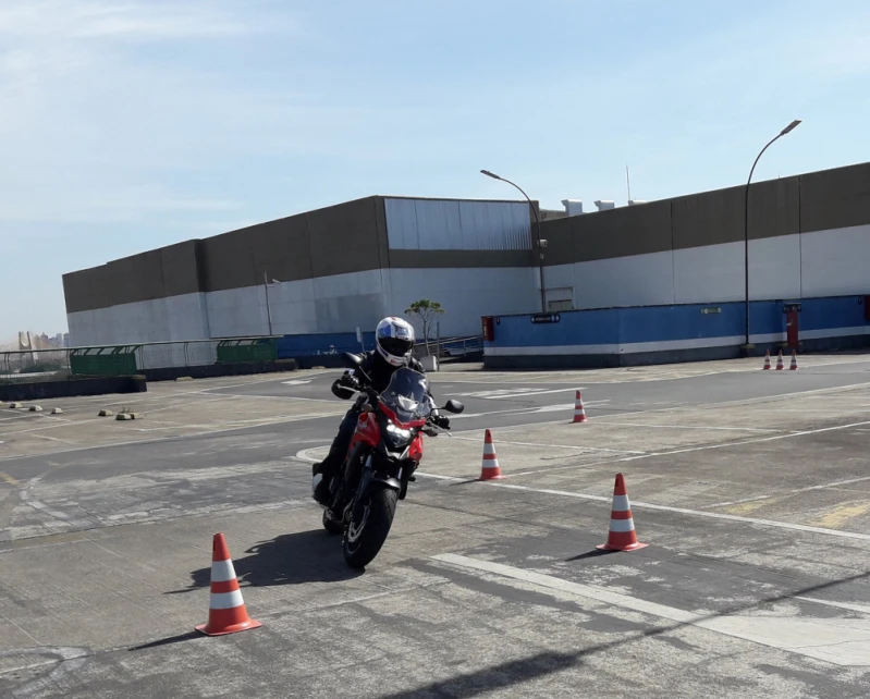 Aula de Direção Preventiva para Moto
